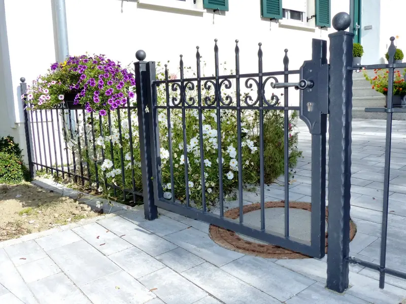 Zaunbau Bobingen Schmuckzaun